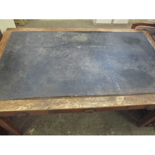 409 - LARGE 1940'S OAK HEADMASTER'S DESK OR LIBRARY TABLE WITH LEATHERETTE TOP, 3 DRAWERS WITH CUP HANDLES... 