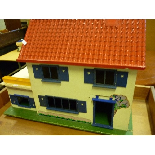 338 - VINTAGE DOLLS HOUSE