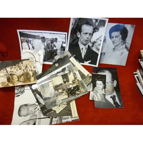 345 - APPROX 100 ORIGINAL BLACK AND WHITE PRESS PHOTOGRAPHS OF THE ROYAL FAMILY INC QUEEN MARY, DUCHESS OF... 