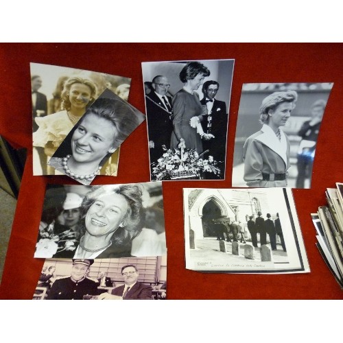 345 - APPROX 100 ORIGINAL BLACK AND WHITE PRESS PHOTOGRAPHS OF THE ROYAL FAMILY INC QUEEN MARY, DUCHESS OF... 