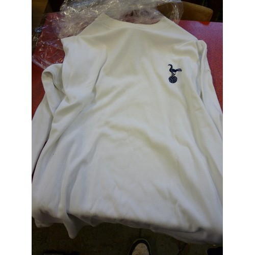 353 - TOTTENHAM HOTSPUR OFFICIAL MERCHANDISE INC T SHIRTS (L & XL), TRACK SUIT TOP (L), POLO SHIRT (M), BO... 