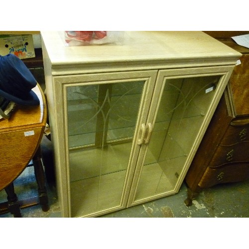 366 - SMALL LIMED WOOD EFFECT DISPLAY CABINET WITH GLASS SHELVES - GOOD COND