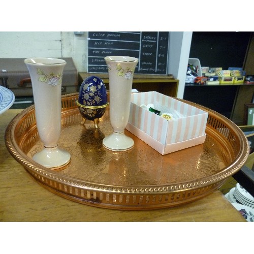 375 - LARGE MIXED LOT INC A COPPER GALLERIED TRAY, QUEEN ELIZABETH TRAY, BLUE & WHITE CHINA, PLACE MATS IN... 