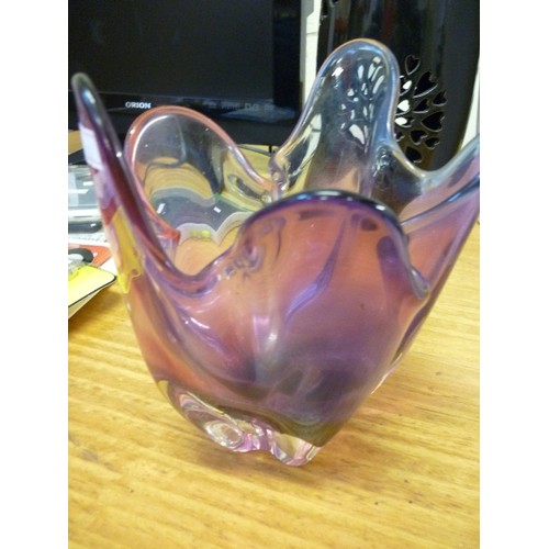 377 - AUBERGINE AND CLEAR GLASS HANDKERCHIEF VASE