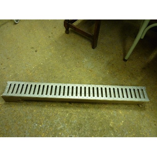 394 - A DRAIN GRILLE FOR OUTDOOR PATIO / STEP ETC WITH DRAIN BELOW - BY CLARK DRAIN - 1 METRE LONG