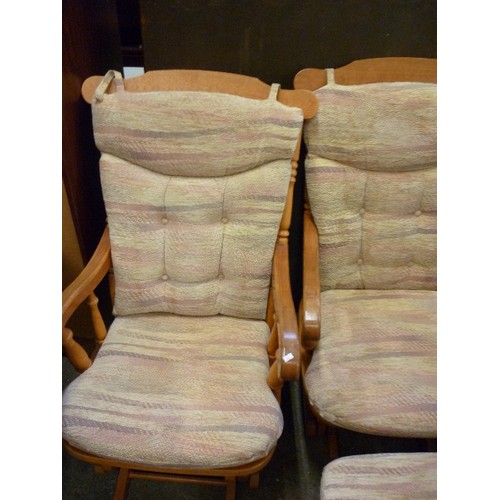 397 - PAIR OF ROCKING CHAIRS WITH ROCKING STOOLS - AMERICAN STYLE - BACK AND SEAT CUSHIONS REMOVABLE WITH ... 