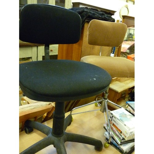 399 - TWO DESK / OFFICE SWIVEL CHAIRS, ONE VINTAGE RETRO ON CHROME BASE