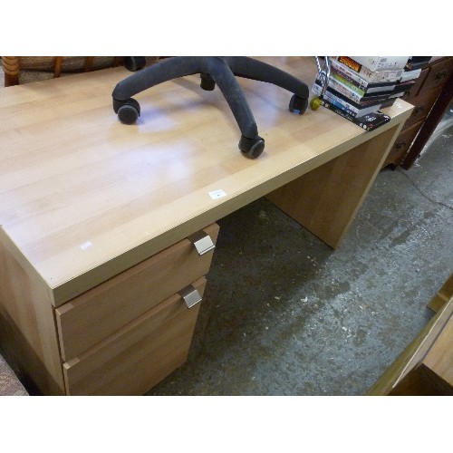 401 - PALE WOOD EFFECT DESK WITH SINGLE PEDESTAL  - CUPBOARD AND DRAWER - 140CM X 66CM