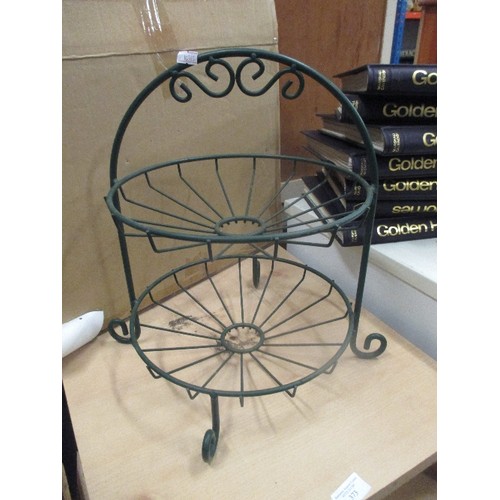 478 - A GREEN TABLE PAN RACK IN BOX AND A FURTHER GREEN METAL STAND FOR BOWLS