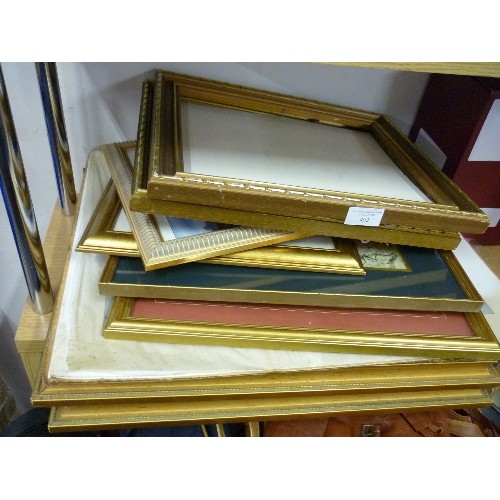 492 - QUANTITY OF PICTURES AND FRAMES