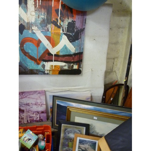 499 - 3 X CANVAS PRINTS INC A LARGE ABSTRACT MODERN PRINT , 90CM X 90CM AND TWO LONDON SKYLINES WITH TOWER... 