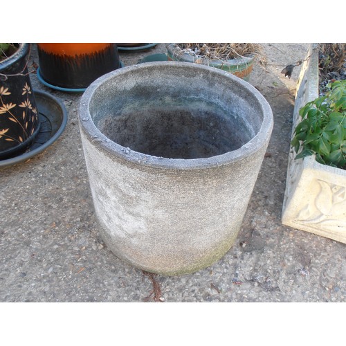 529 - LARGE CONCRETE CIRCULAR PLANTER