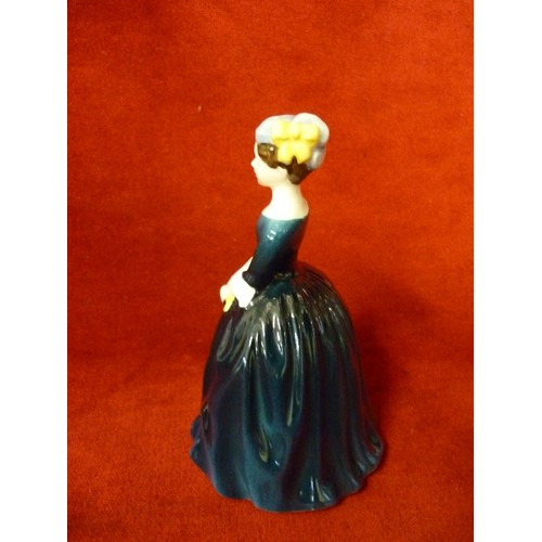 5 - ROYAL DOULTON 