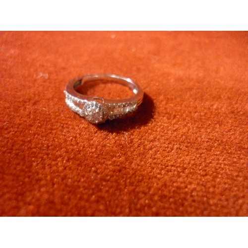 37 - A BEAUTIFUL 9CT WHITE GOLD RING SET WITH A CLUSTER OF DIAMONDS - BIRM HALLMARK - SIZE O