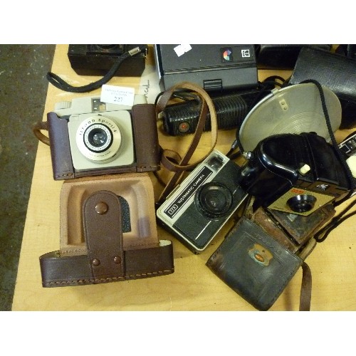 227 - LARGE COLLECTION OF VINTAGE CAMERAS. INC A VERY ZEISS IRON IN VERY POOR CONDITION, AN ILFORD SPORTI ... 