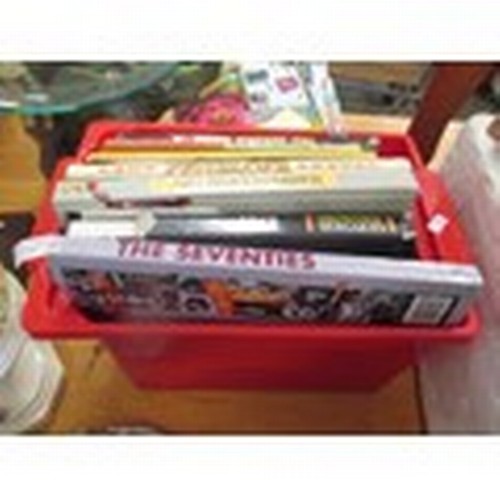 174 - BOX OF VINTAGE GAMES (NINE MENS MORRIS, DRAUGHTS, CRIBBAGE),  DINOSAUR STENCILS, GAME OF THRONE FIGU... 