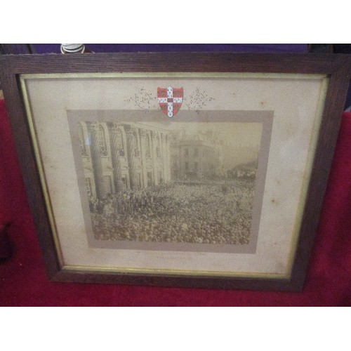 121 - VINTAGE CAMBRIDGE INTEREST - A FRAMED PHOTOGRAPH OF THE PROCLAMATION OF KING EDWARD VII IN JANUARY 1... 