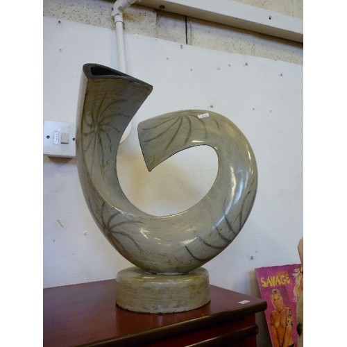 105 - LARGE CONTEMPORARY RESIN ORNAMENT/VASE. PERFECT FOR DRIED FLOWERS.