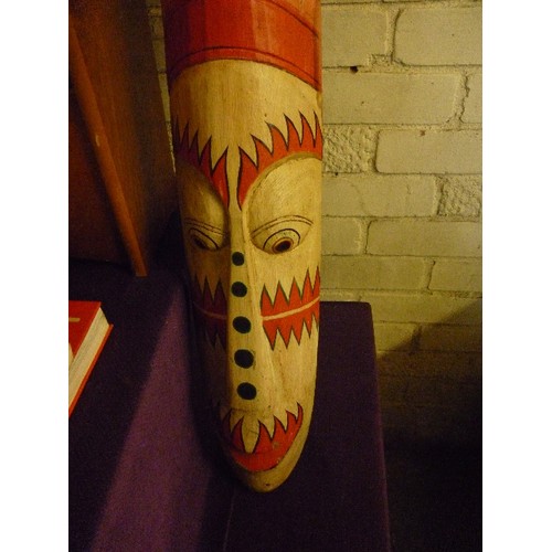 141 - TALL CARVED/PAINTED WOODEN AFRICAN? DECORATIVE WALL HANGING MASK. 1 MTR H.