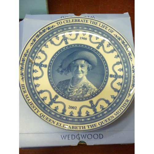 216 - A COLLECTABLE ROYAL WORCESTER DISH TO COMMEMORATE THE MILLENIUM[BOXED], TOGETHER WITH 5 WEDGWOOD COL... 