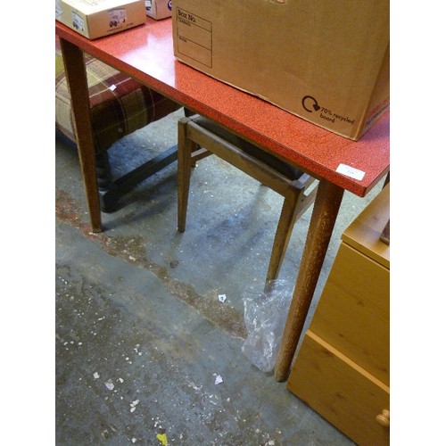 298 - RETRO KITCHEN TABLE WITH RED FORMICA TOP ON SPLAYED LEGS - 90CM X 60CM