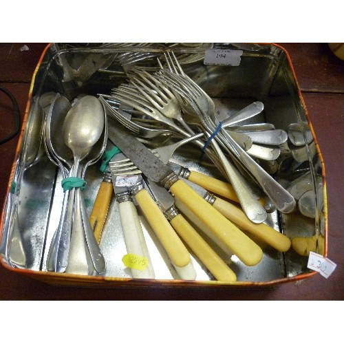 194 - VINTAGE CUTLERY. KNIVES FORKS AND SPOONS.