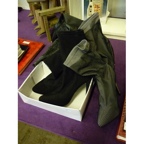 83 - 3 PAIRS OF BRAND-NEW WOMENS HIGH-HEELED BOOTS. SIZE 7. INC A PAIR OF THIGH LENGTH SPARKLY FABRIC BOO... 