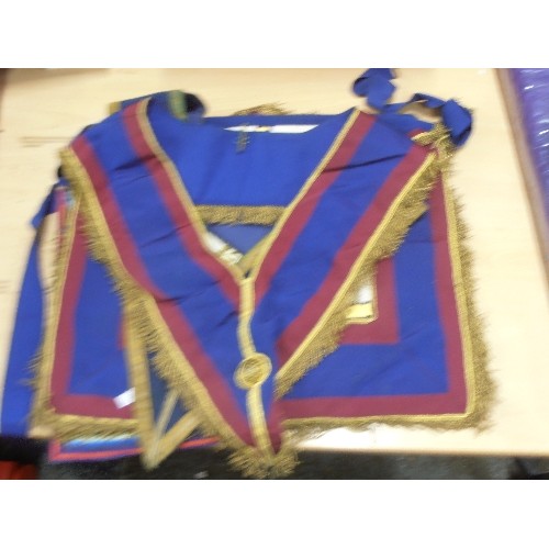 356 - VINTAGE MASONIC REGALIA PROVINCIAL DRESS. APRON AND COLLAR. TOGETHER WITH HARDBACK BOOK 'GRAND LODGE... 