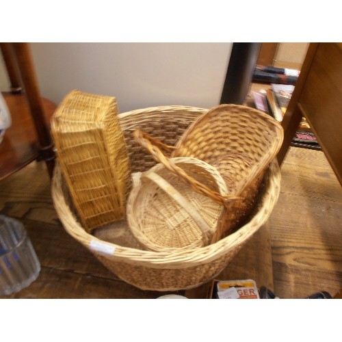 377 - QUANTITY OF WICKER BASKETS, VARIOUS STYLES AND SIZES.