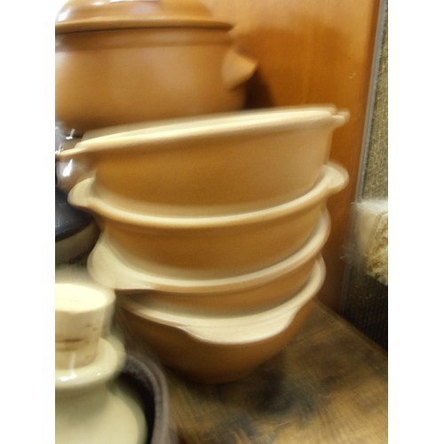 383 - STONEWARE CASSEROLE/STEW POTS WITH LIDS, ALSO 4 SOUP BOWLS AND OTHER SMALL DISHES/JARS.