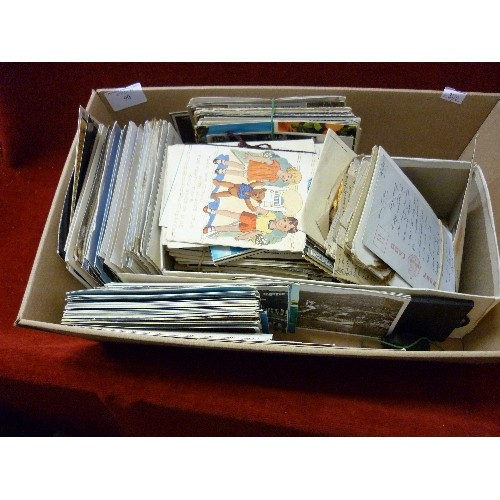 90 - QUANTITY OF VINTAGE POSTCARDS & GREETINGS CARDS. MIXED STYLES AND AGE.