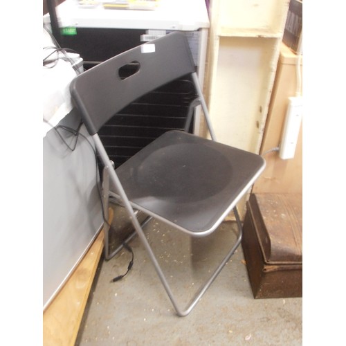 327 - CONTEMPORARY FOLDING CHAIR, BLACK AND BRUSHED SILVER.