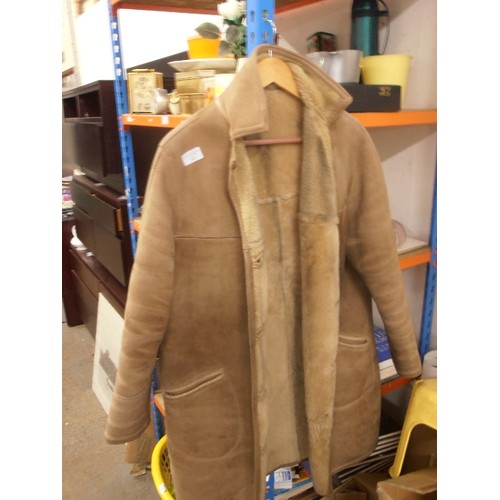 421 - LOVELY VINTAGE SHEEPSKIN COAT. BY BAILYS GLASTONBURY. SIZE 38