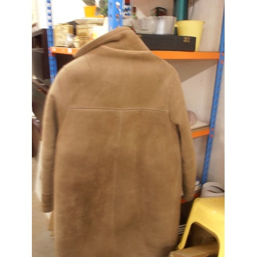 421 - LOVELY VINTAGE SHEEPSKIN COAT. BY BAILYS GLASTONBURY. SIZE 38