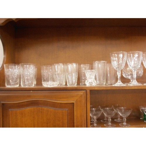 428 - LARGE QUANTITY OF RETRO GLASSWARE. INC WINE, COCKTAIL, TUMBLER, SHOT, ALSO VASES AND OTHER.