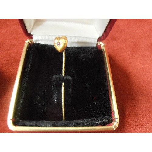 12 - 15CT GOLD AND RUBY TIE STICK PIN .89G