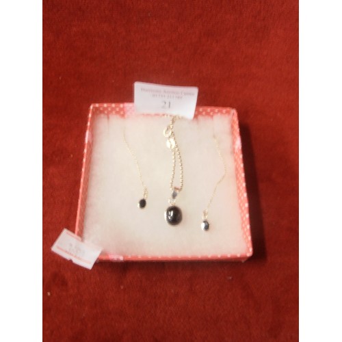 21 - 925 SILVER NECKLACE AND DROP EARRING SET WITH BLACK ONYX
