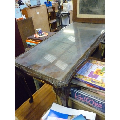 174 - COFFEE TABLE. DARK WOOD, CABRIOLE LEGS. GLASS-TOP INSERT. APPROX 1M L.