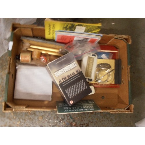 129 - LARGE MIXED VINTAGE LOT. INC BOX-BROWNIE CAMERA, SYLVAC, AYNSLEY, COALPORT, DRAWING COMPASS SET IN O... 