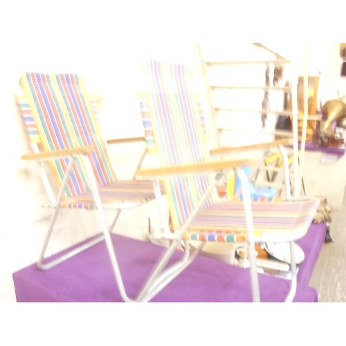 134 - A PAIR OF RETRO STRIPEY FOLDING GARDEN CHAIRS, WITH WOODEN ARMS.