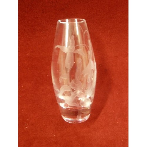 148 - STUART CRYSTAL, ETCHED GLASS VASE. FUSCHIA PATTERN. 13CM H.