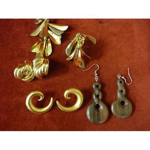 80 - GOOD QUALITY COSTUME JEWELLERY EARRINGS.