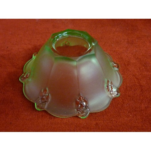 64 - ART DECO GREEN GLASS BOWL SET