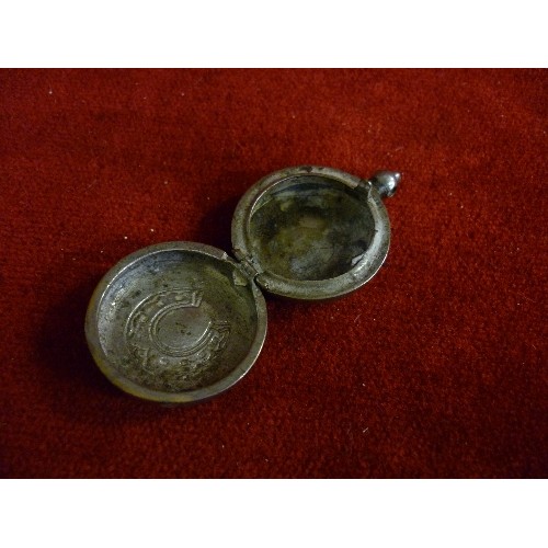 16 - OLD PLAYERS TIN OF MIXED SILVER AND SILVER METAL PIECES INCLUDING RINGS, PENDANTS, COINS ETC