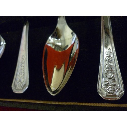 86A - CASED SET OF 6 CHROME PLATED CAKE SPOONS AND STAINLESS STEEL PINDER BROTHERS CAKE KNIFE