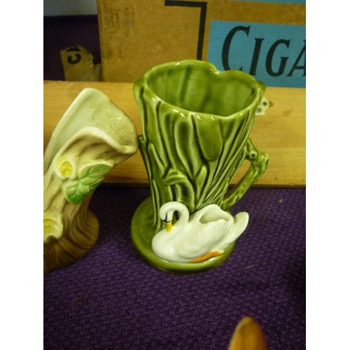 103A - 2 SYLVAC VASES 1 WITH SWAN THE OTHER WITH SQUIRREL, HORNSEA FAUNA BUD VASE AND 2 PENDELFIN FIGURE - ... 