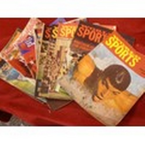 121 - STACK OF VINTAGE 1970'S/80'S COPIES OF 'SPORTS ILLUSTRATED' MAGAZINE  and  STACK OF VINTAGE 1960'3/7... 