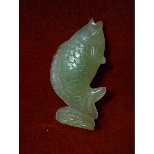 16 - MID 20TH CETURY CHINESE CARVED JADE CARP - 10CM