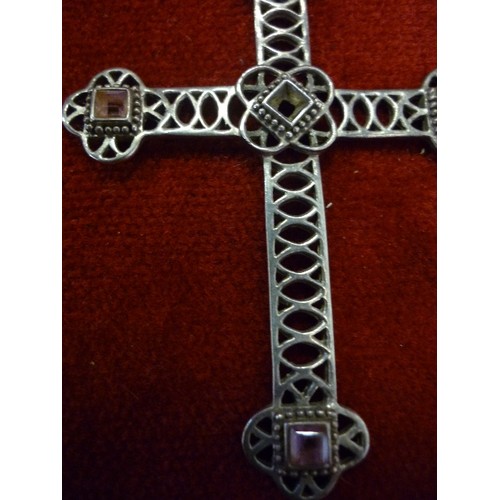 26 - AN ANTIQUE SILVER PECTORAL CROSS SET WITH PALE PURPLE STONES (CENTRAL STONE MISSING) - 8CM