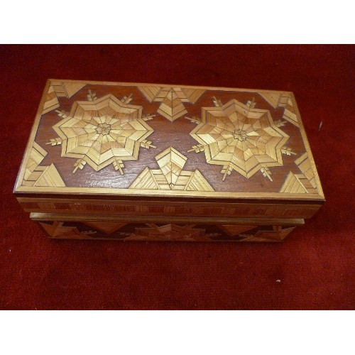 52 - A BEAUTIFULLY MADE STRAW WORK MARQUETRY BOX (CONTENTS OF SAFETY PINS)